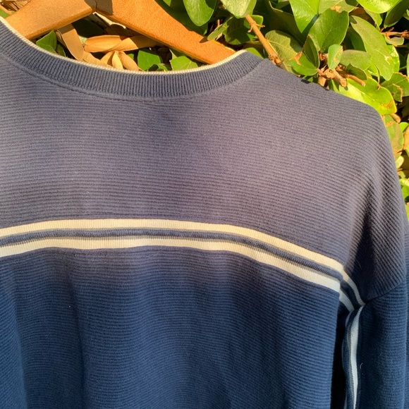 Dark Blue 90s style crewneck! - Picture 2 of 4